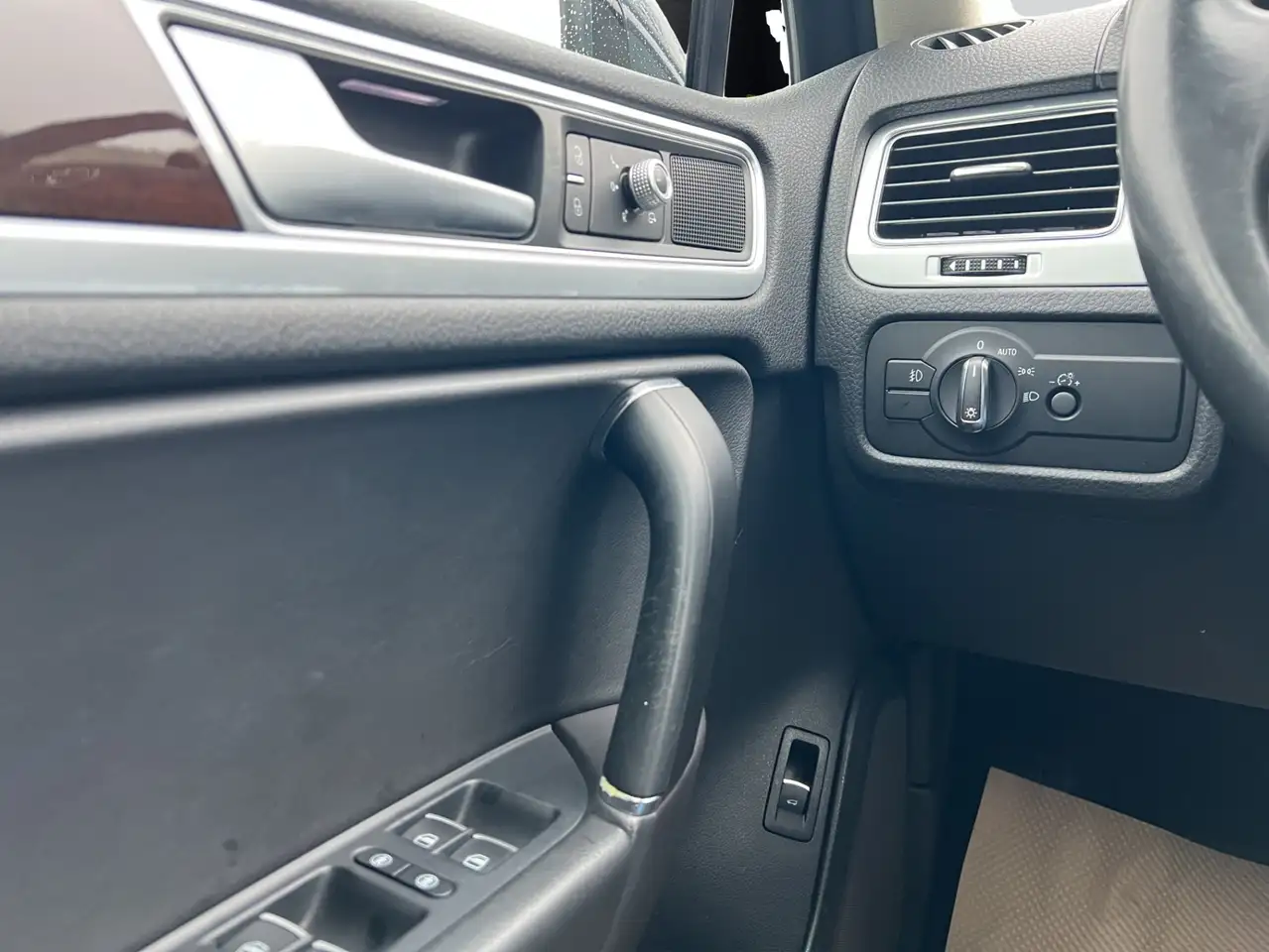 Volkswagen Touareg снимка Volkswagen Touareg