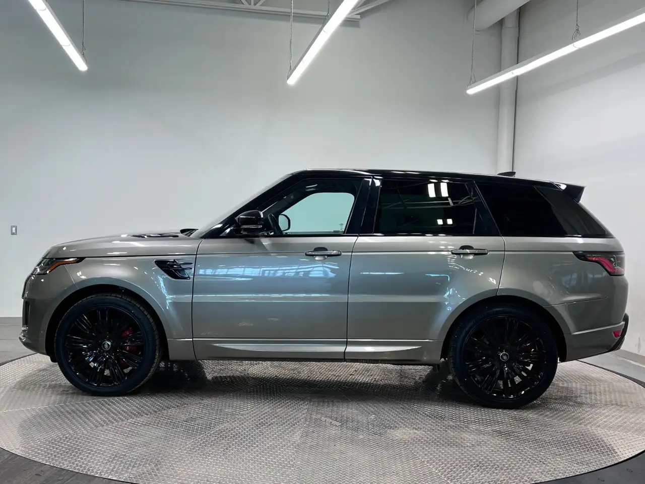 Land Rover Range Rover Sport снимка Land Rover Range Rover Sport