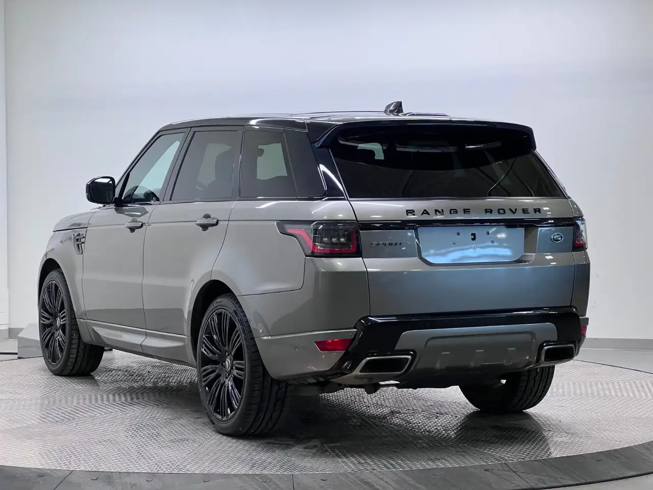 Land Rover Range Rover Sport снимка Land Rover Range Rover Sport