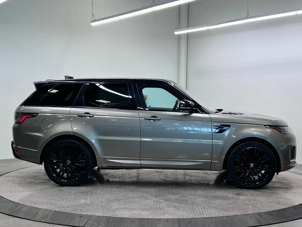 Land Rover Range Rover Sport снимка Land Rover Range Rover Sport