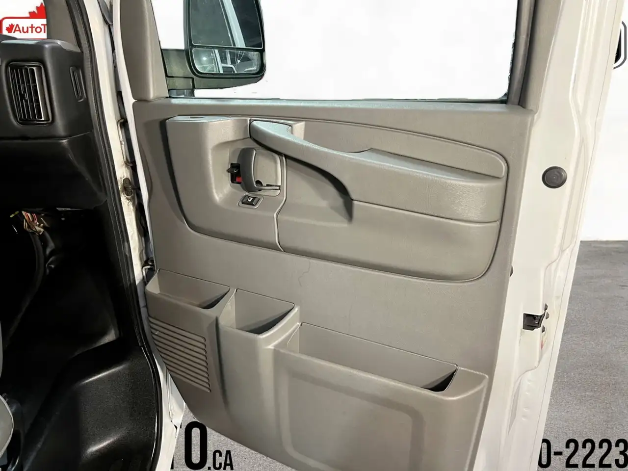 GMC Savana снимка GMC Savana