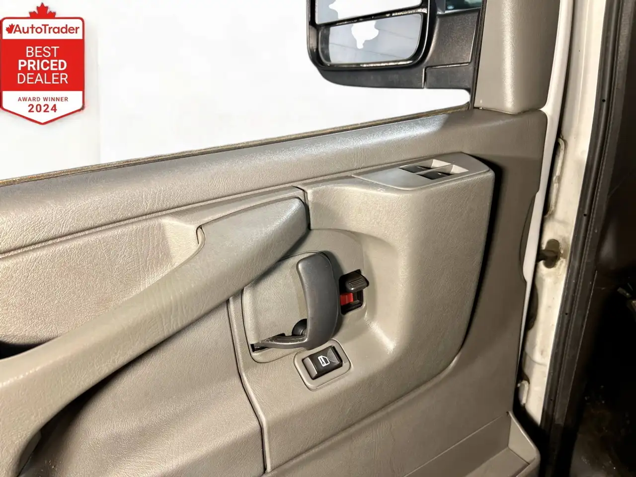 GMC Savana снимка GMC Savana