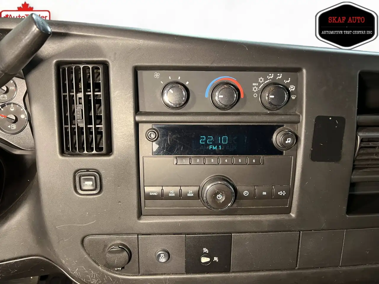 GMC Savana снимка GMC Savana
