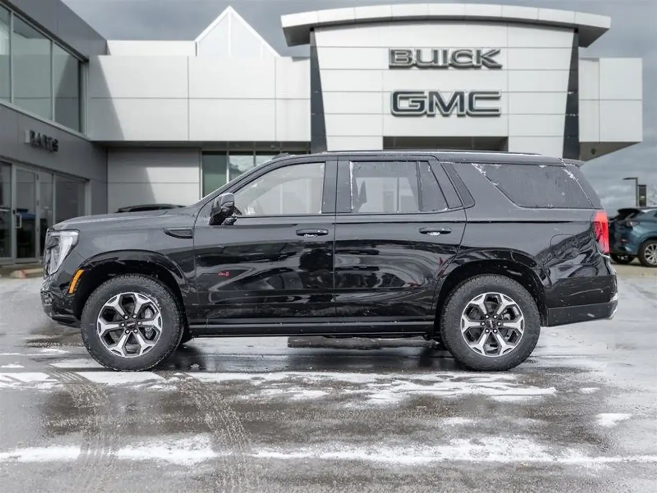GMC Yukon снимка GMC Yukon