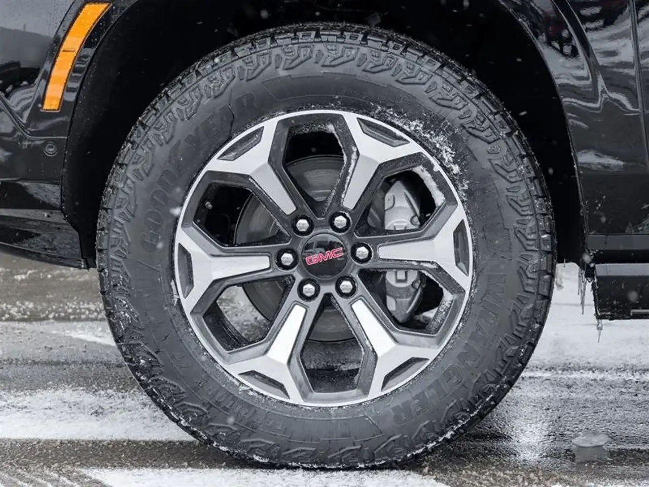 GMC Yukon снимка GMC Yukon
