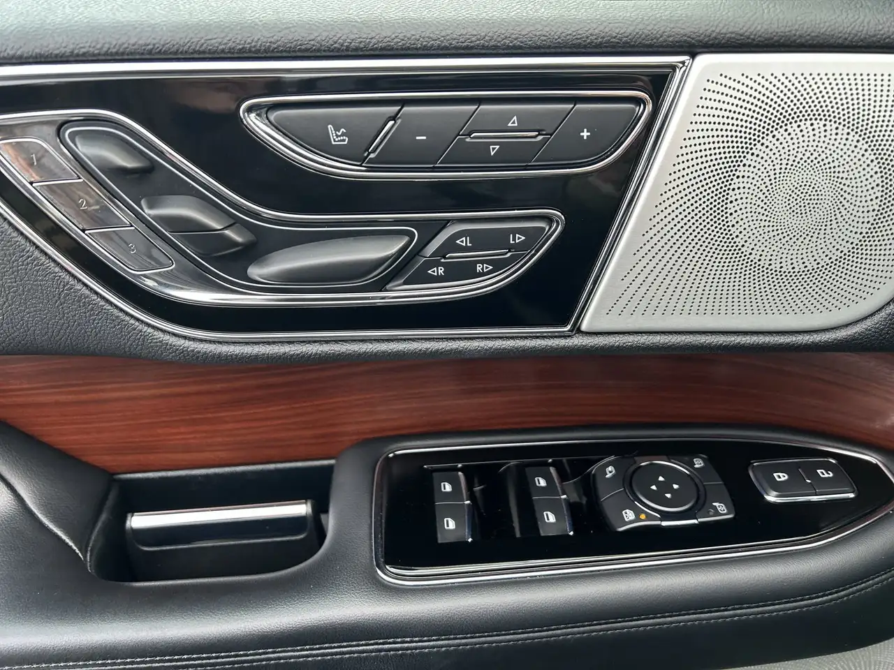 Lincoln Navigator снимка Lincoln Navigator