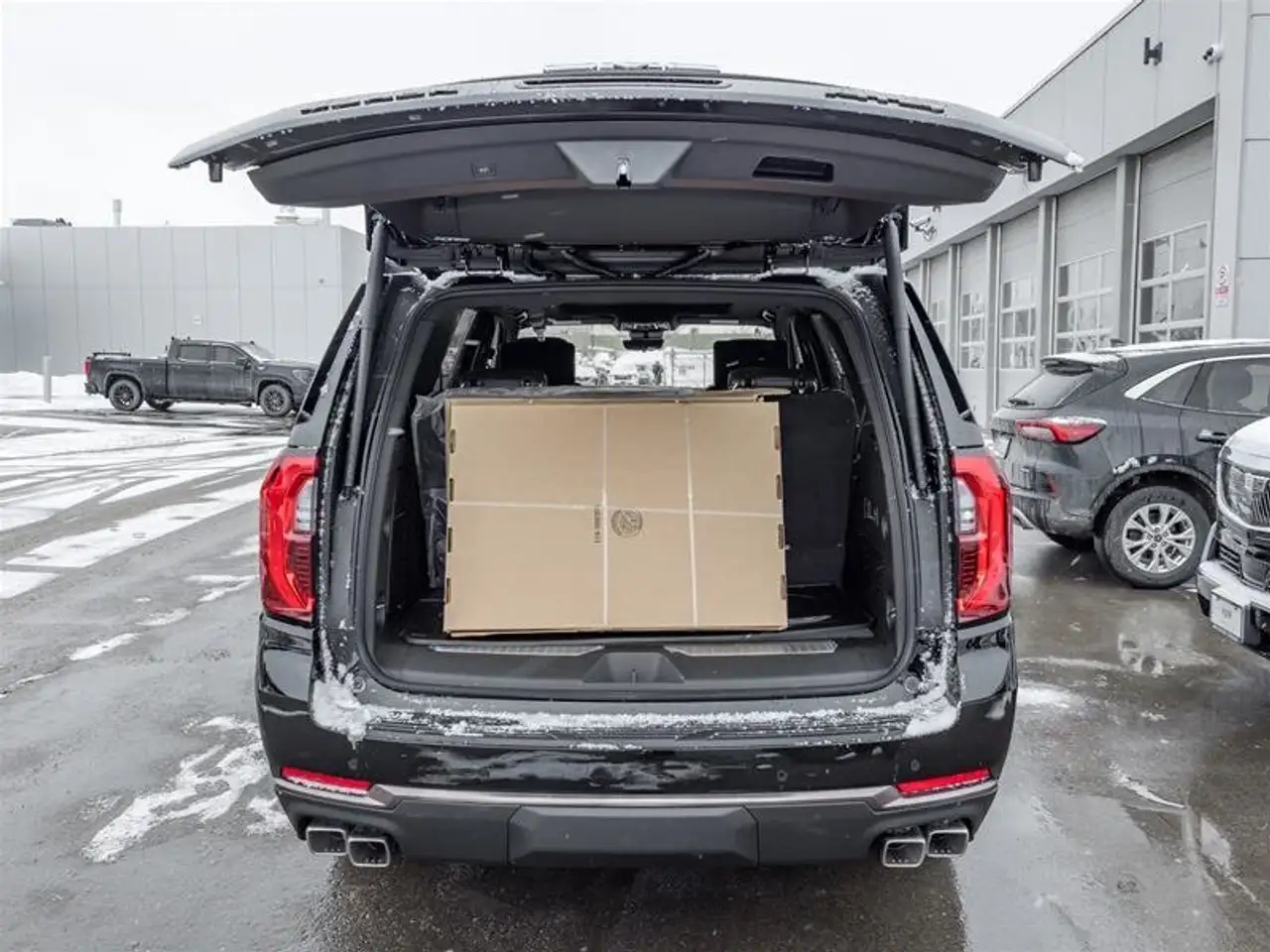 GMC Yukon снимка GMC Yukon