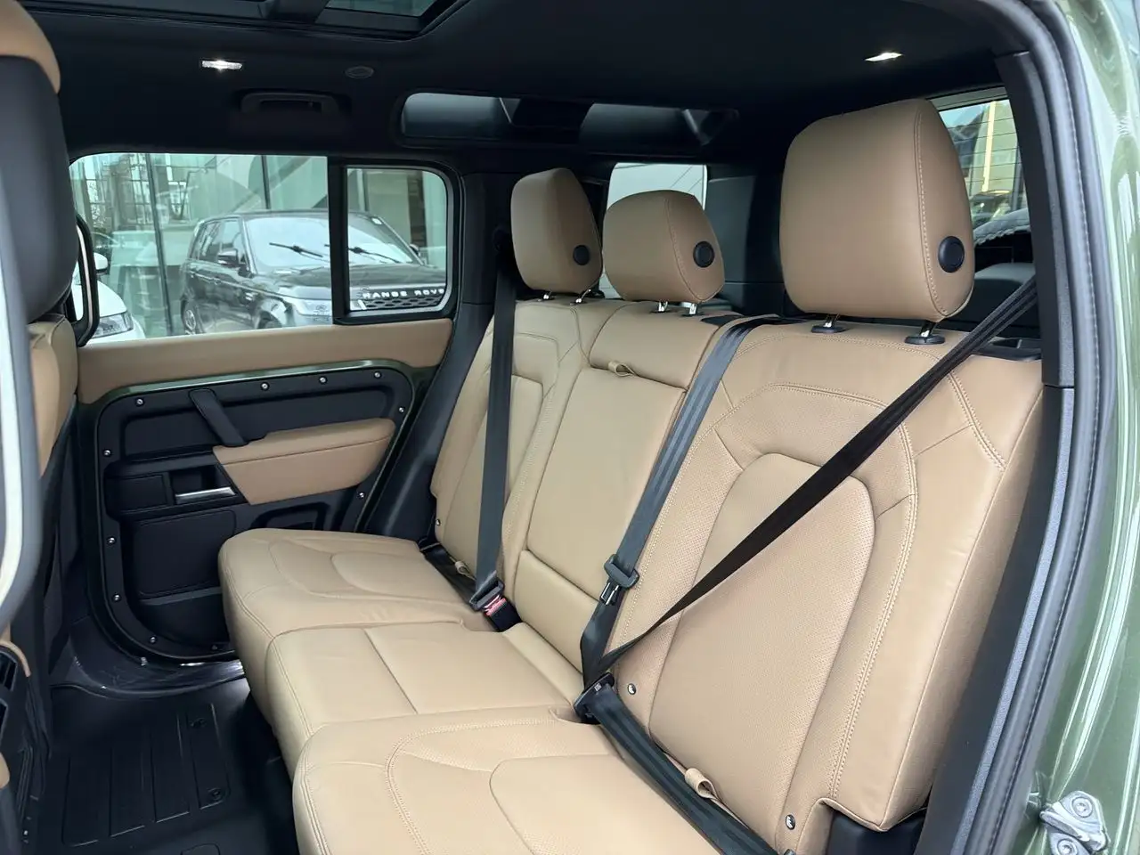 Land Rover Defender photo Land Rover Defender
