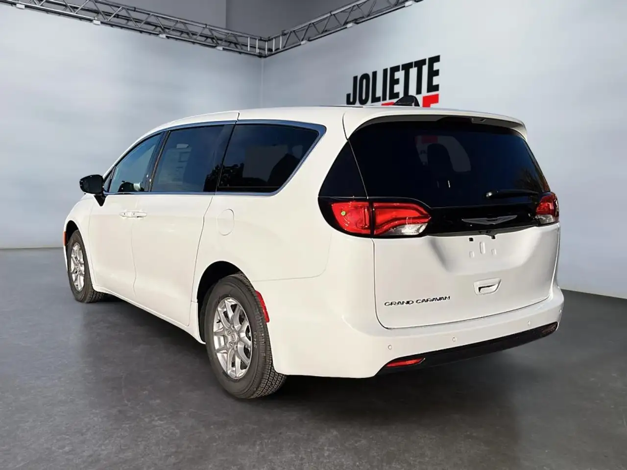 Chrysler Grand Caravan снимка Chrysler Grand Caravan