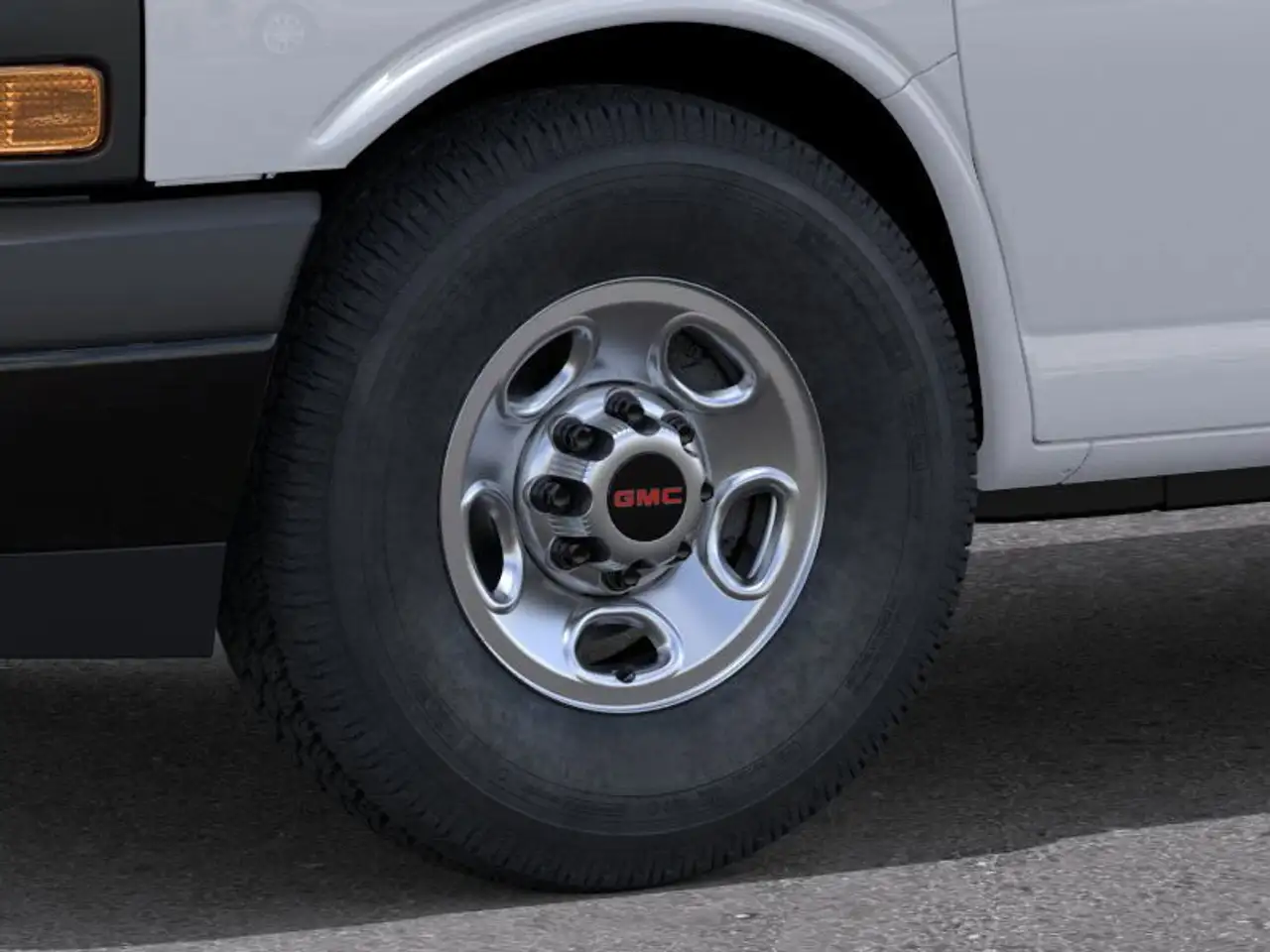 GMC Savana photo GMC Savana