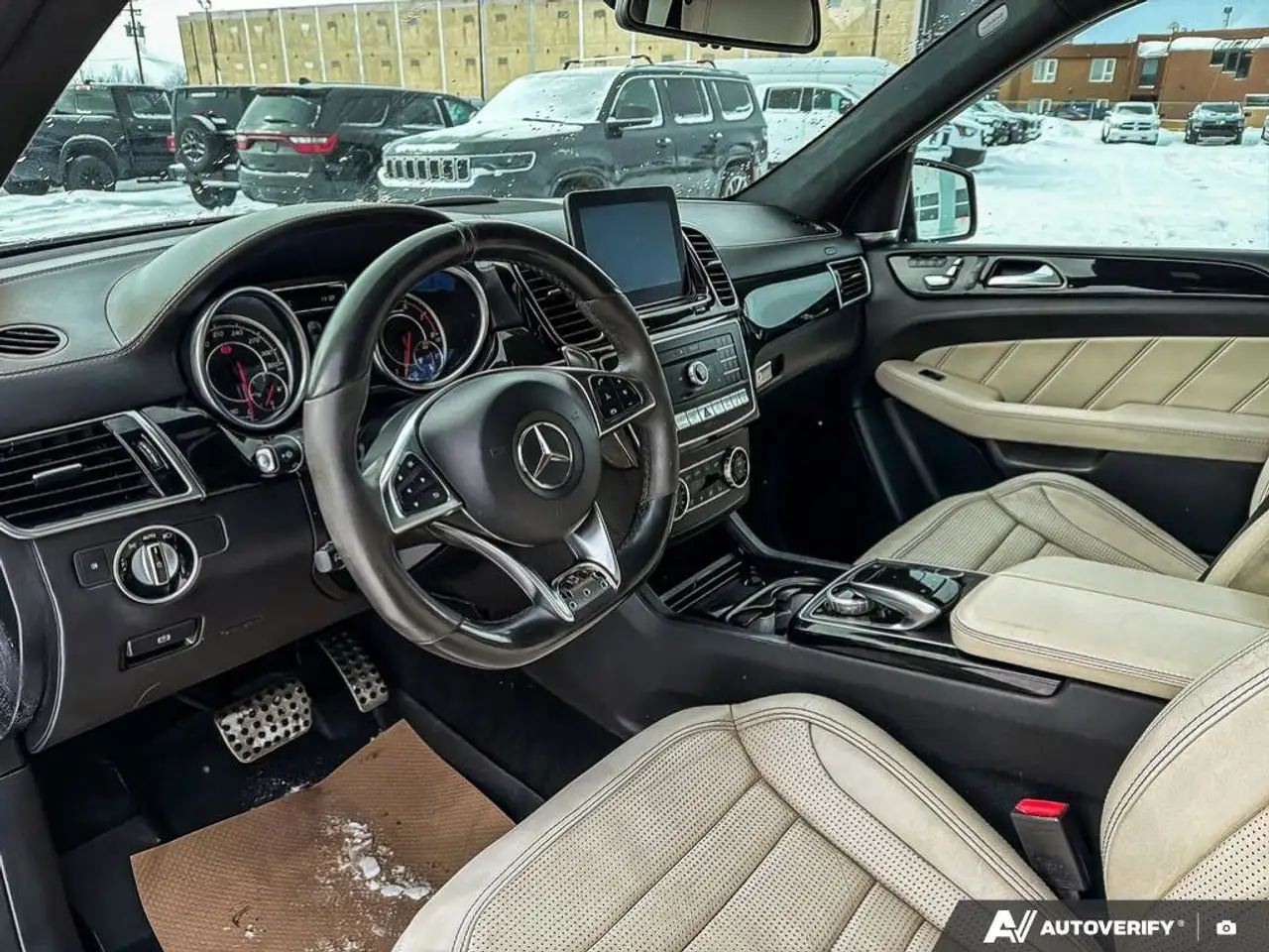 Mercedes-Benz GLE снимка Mercedes-Benz GLE