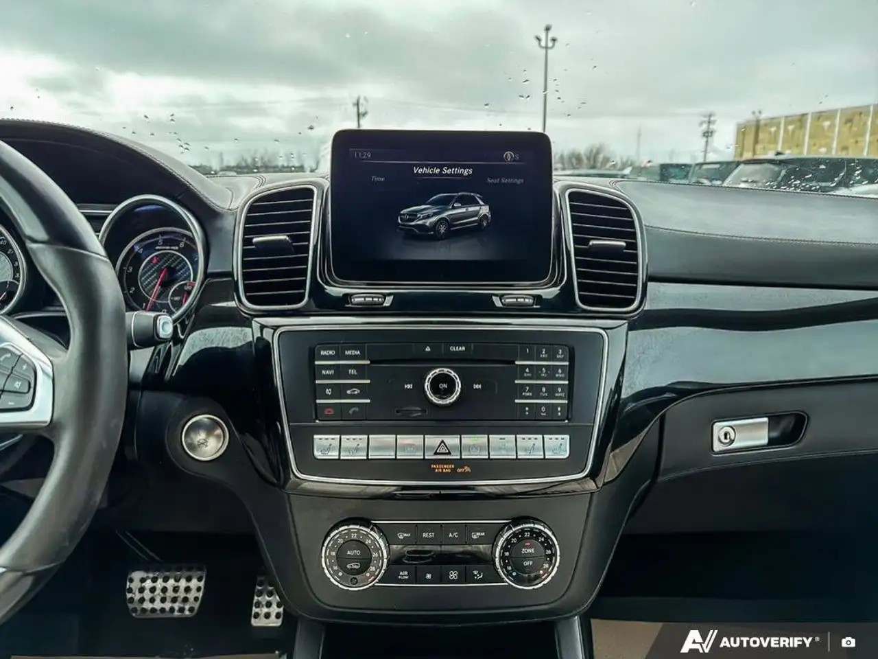 Mercedes-Benz GLE снимка Mercedes-Benz GLE