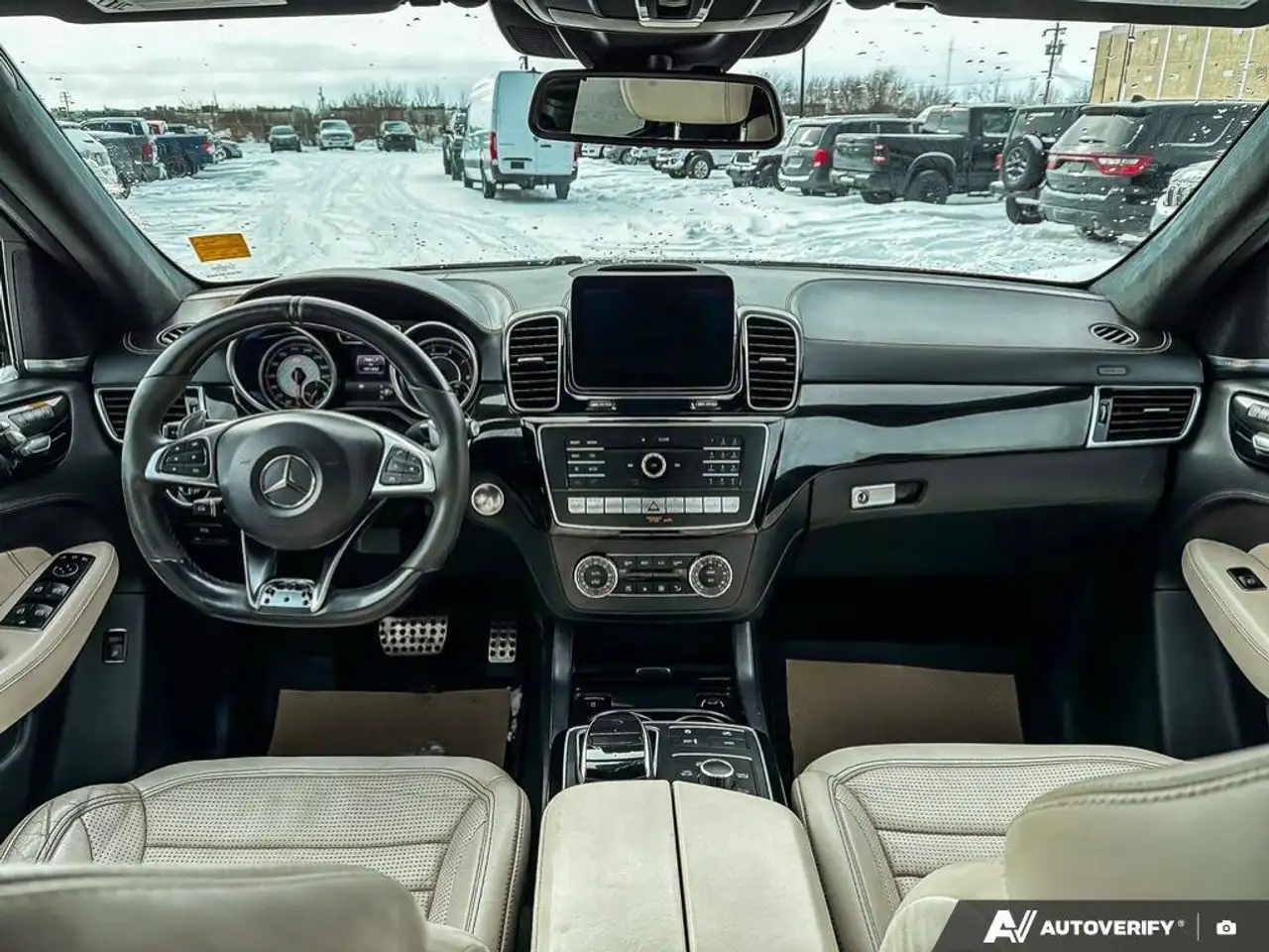 Mercedes-Benz GLE снимка Mercedes-Benz GLE