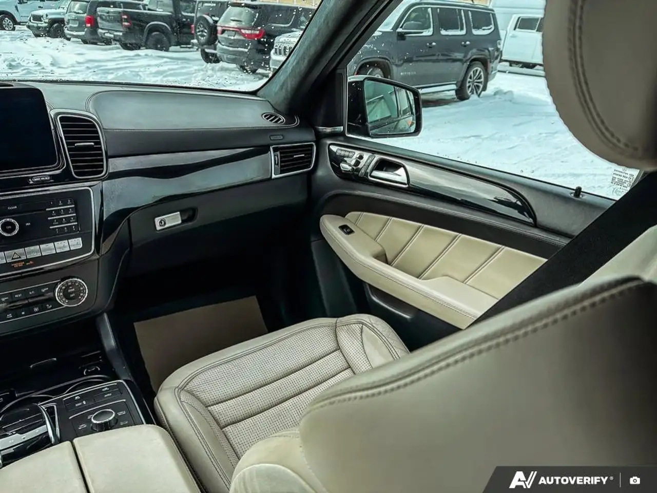 Mercedes-Benz GLE снимка Mercedes-Benz GLE