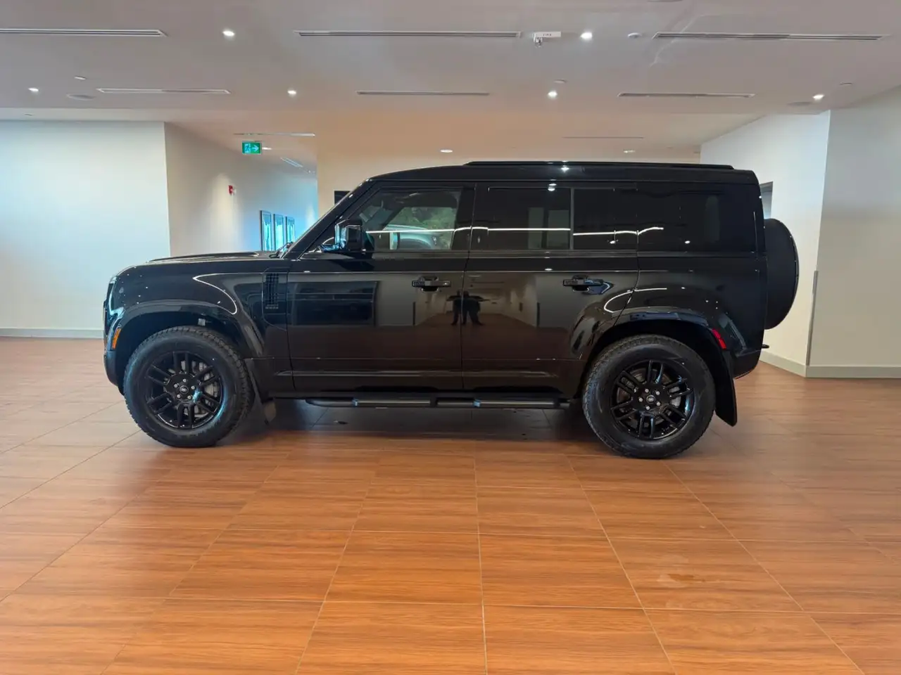 Land Rover Defender снимка Land Rover Defender