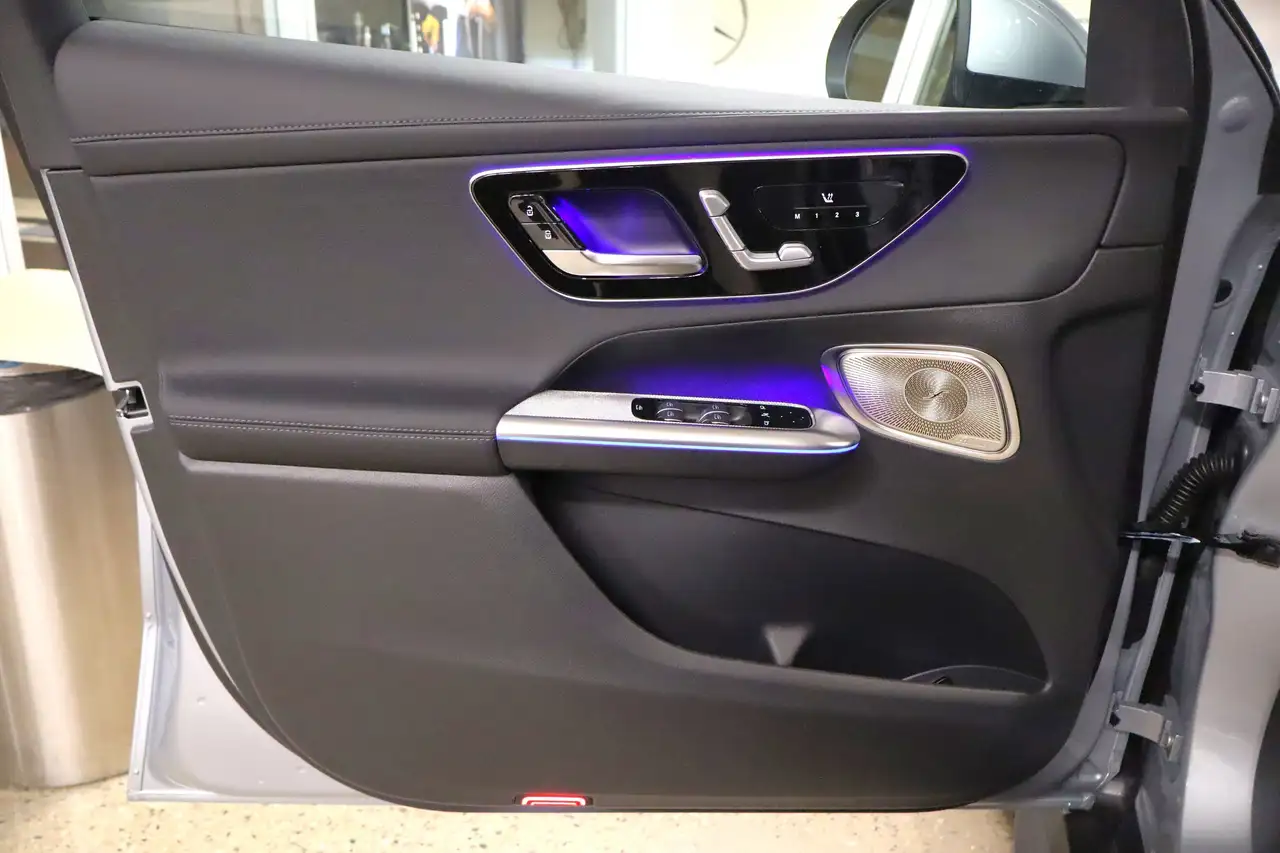 Mercedes-Benz GLC снимка Mercedes-Benz GLC