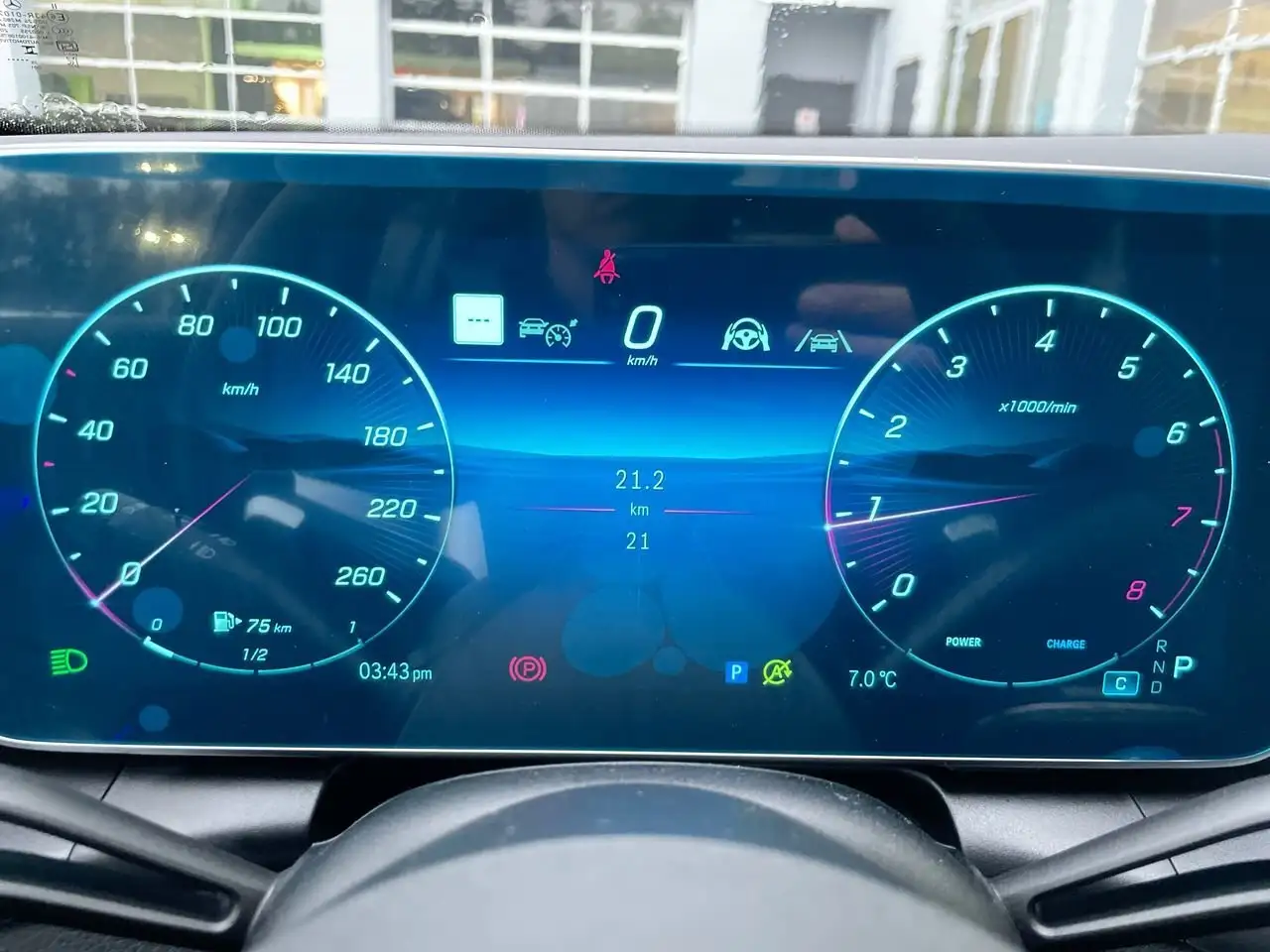 Mercedes-Benz GLC снимка Mercedes-Benz GLC