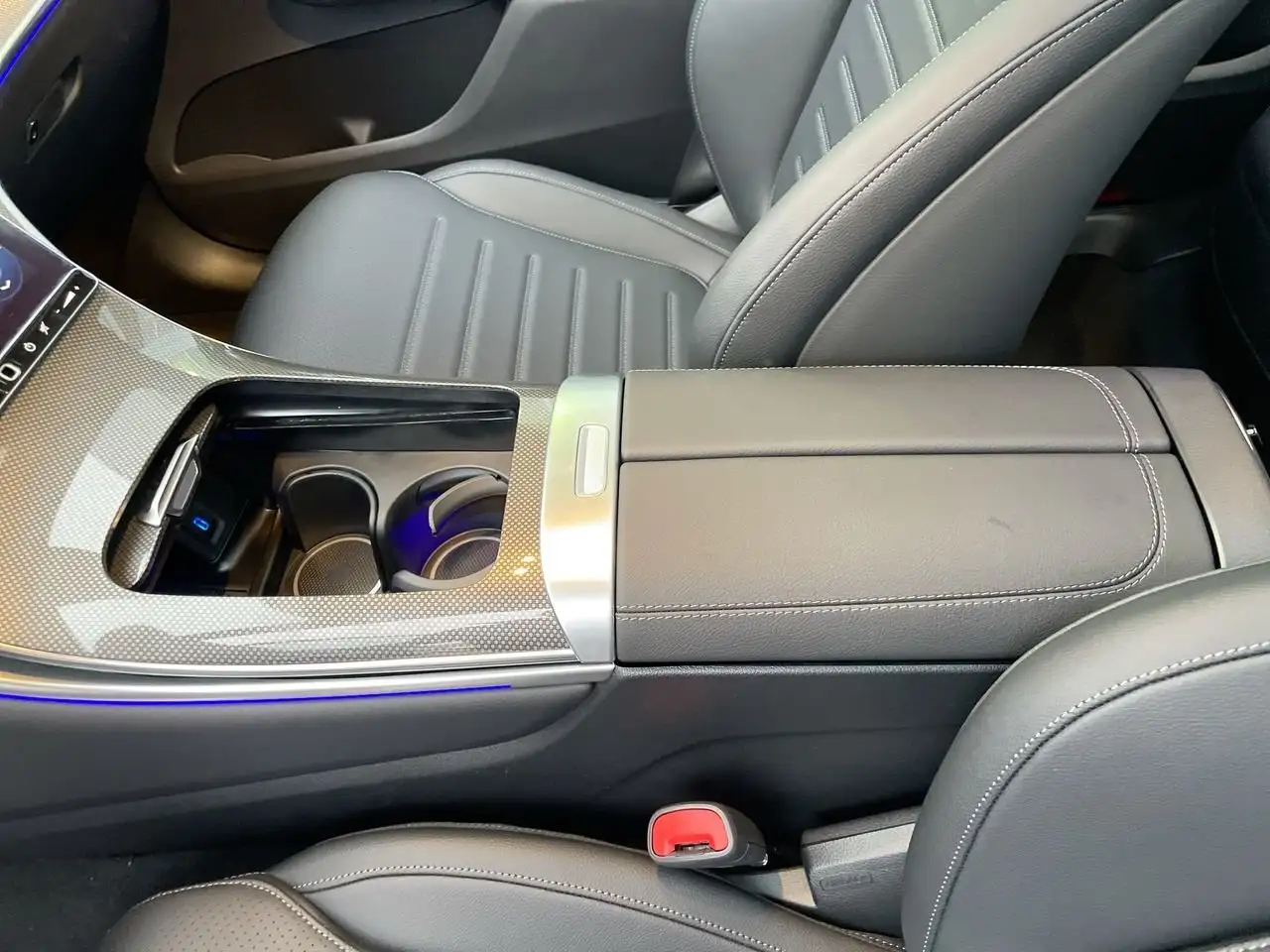Mercedes-Benz GLC снимка Mercedes-Benz GLC