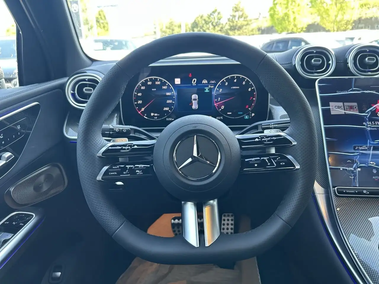 Mercedes-Benz GLC снимка Mercedes-Benz GLC