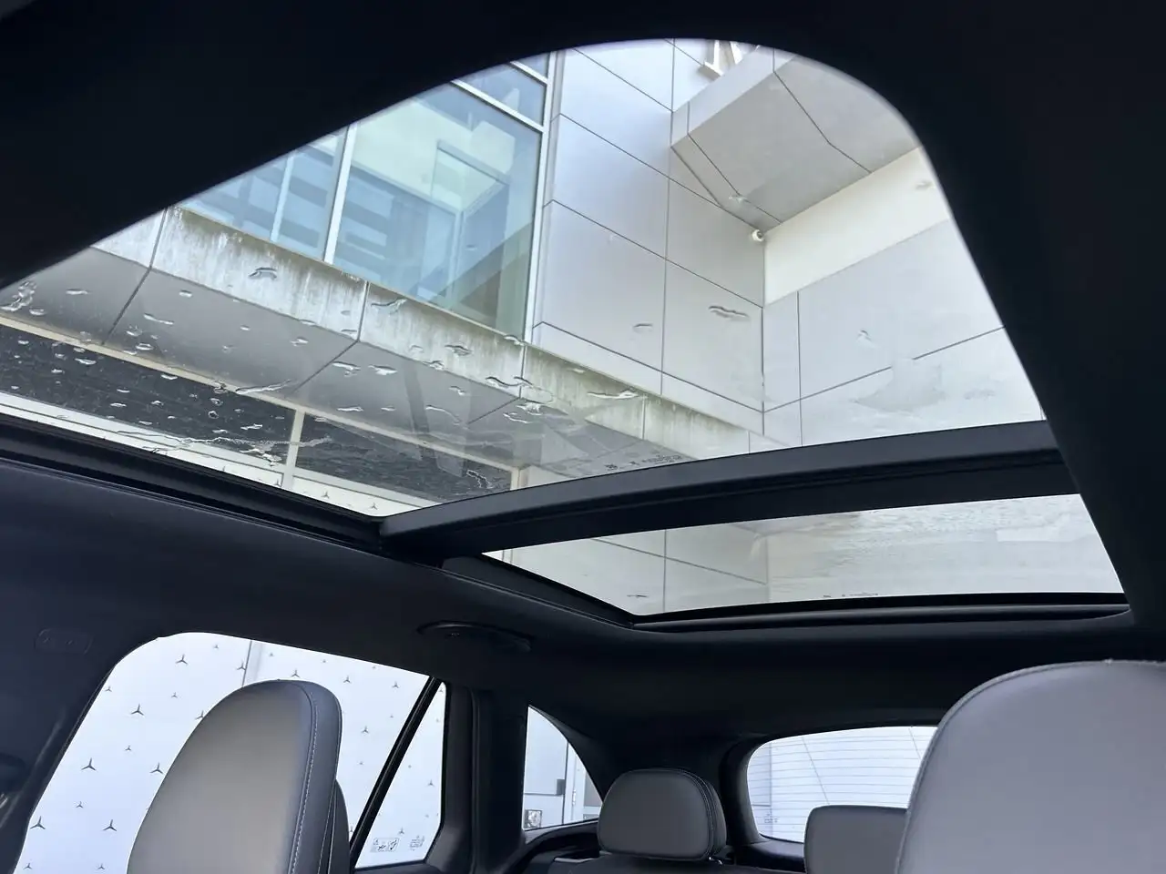 Mercedes-Benz GLC снимка Mercedes-Benz GLC