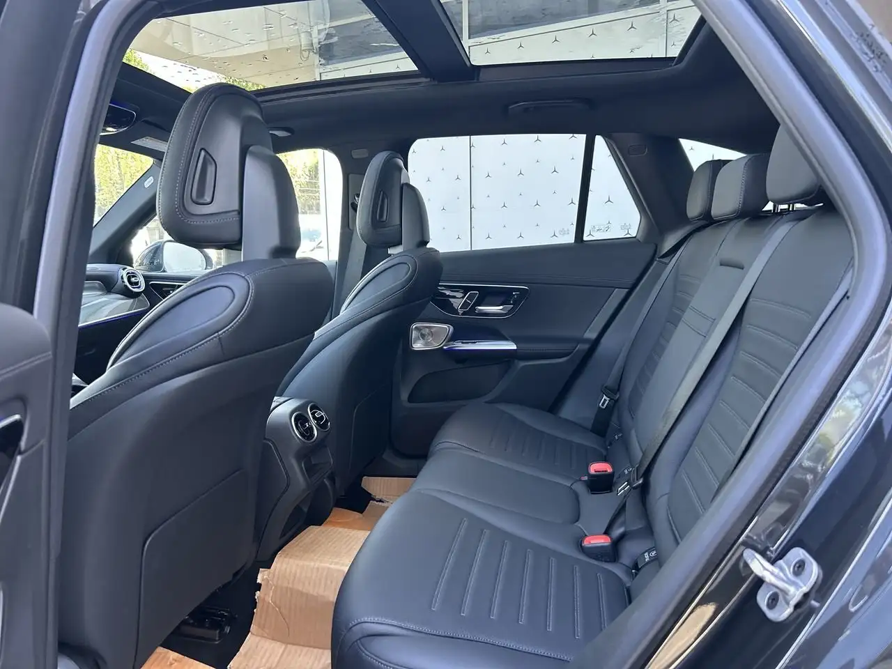 Mercedes-Benz GLC снимка Mercedes-Benz GLC