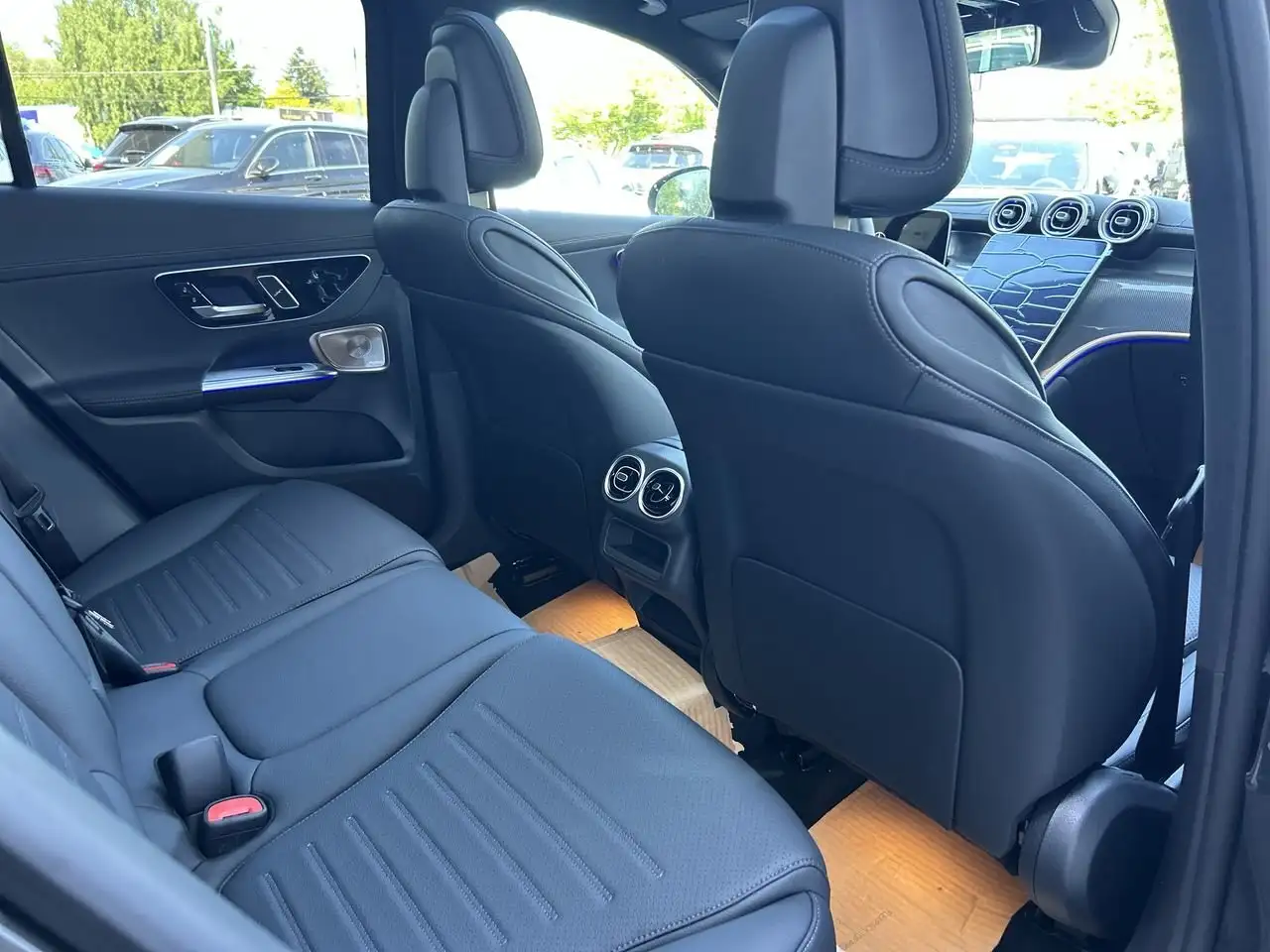 Mercedes-Benz GLC снимка Mercedes-Benz GLC