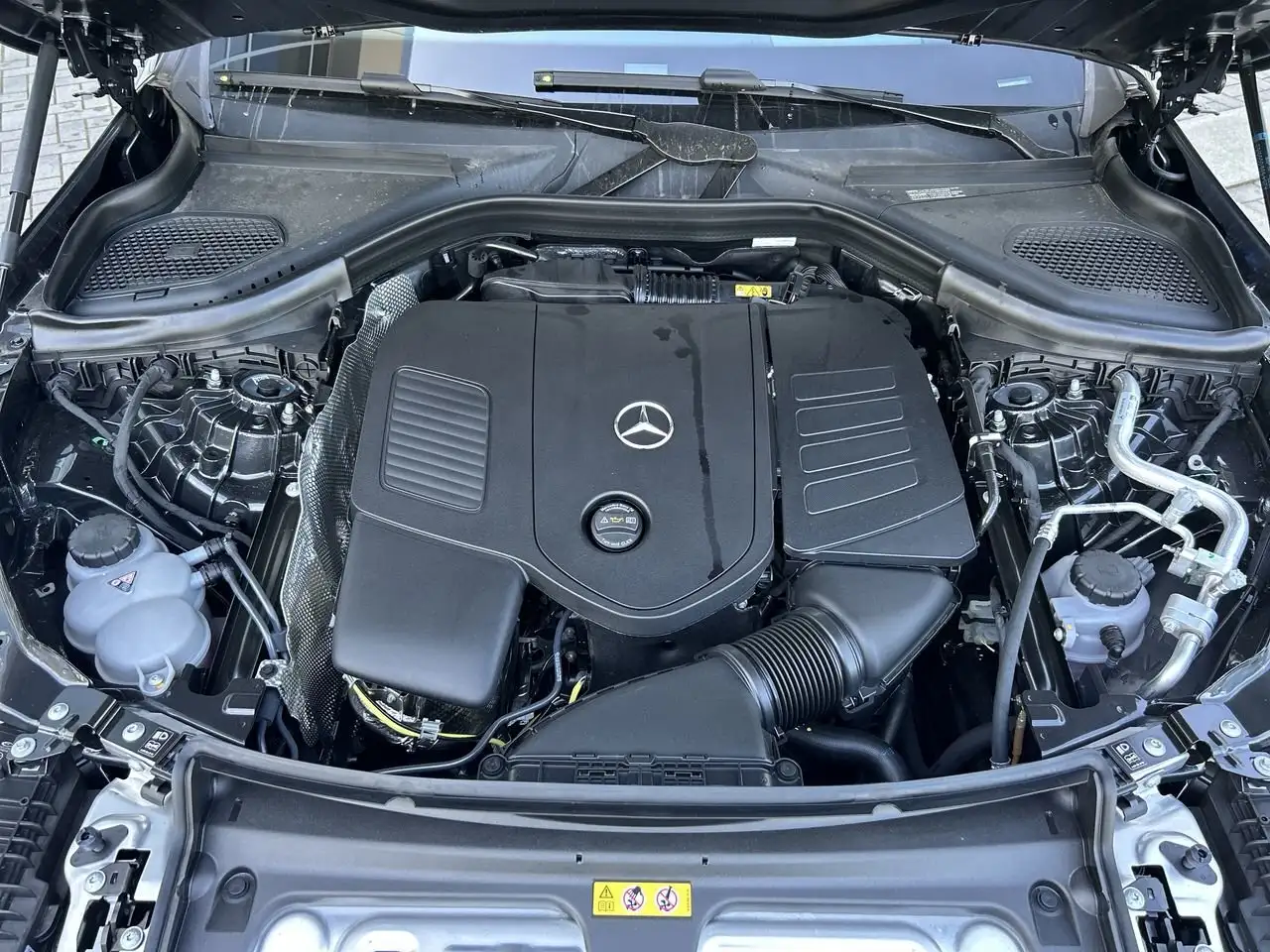 Mercedes-Benz GLC снимка Mercedes-Benz GLC