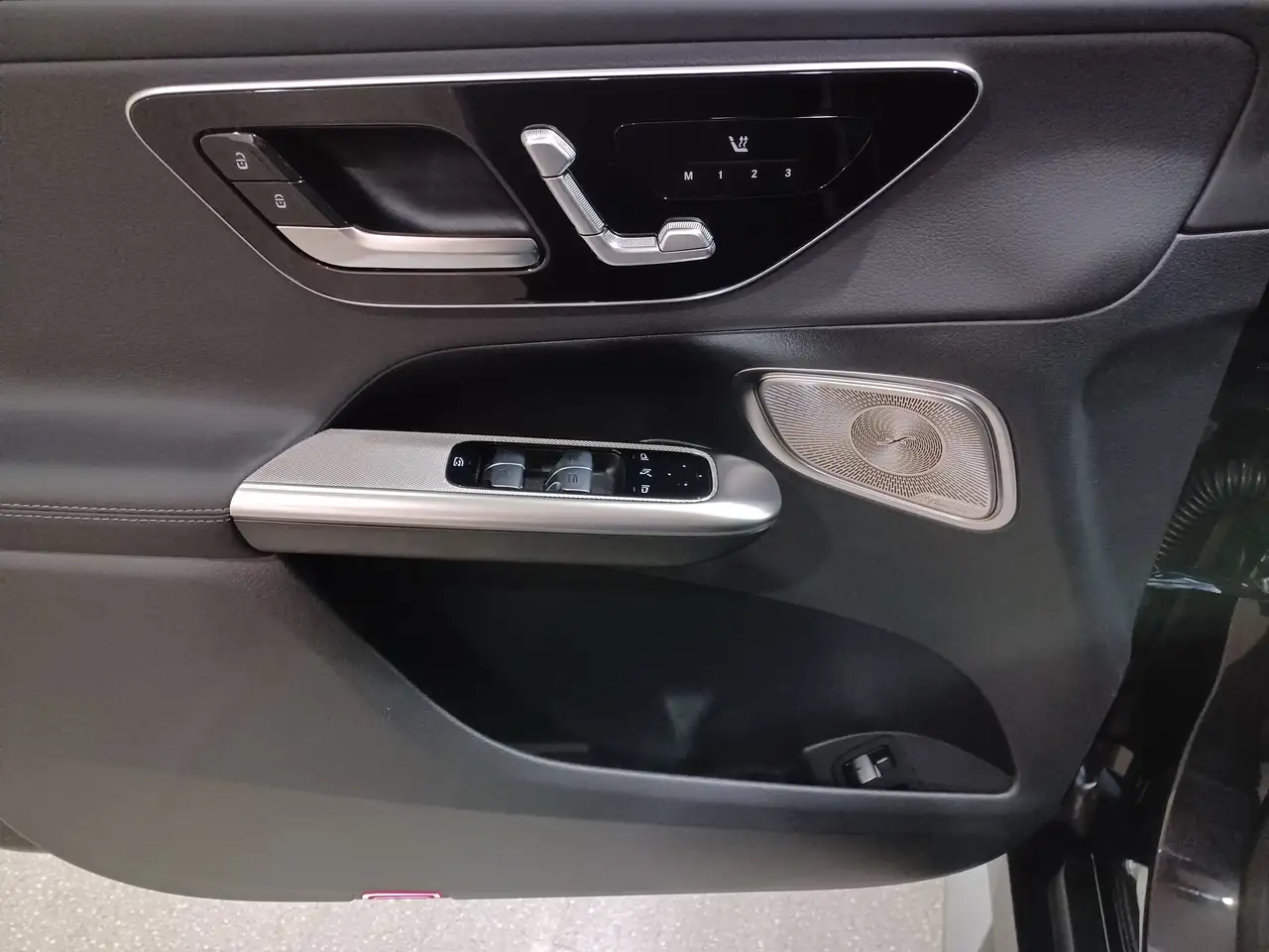 Mercedes-Benz GLC снимка Mercedes-Benz GLC