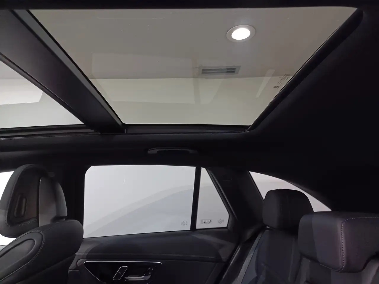 Mercedes-Benz GLC снимка Mercedes-Benz GLC