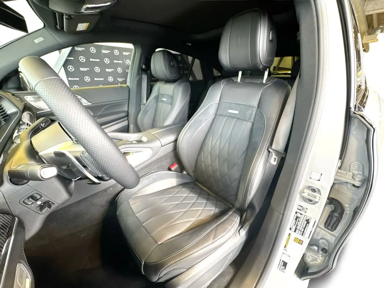 Mercedes-Benz GLE снимка Mercedes-Benz GLE