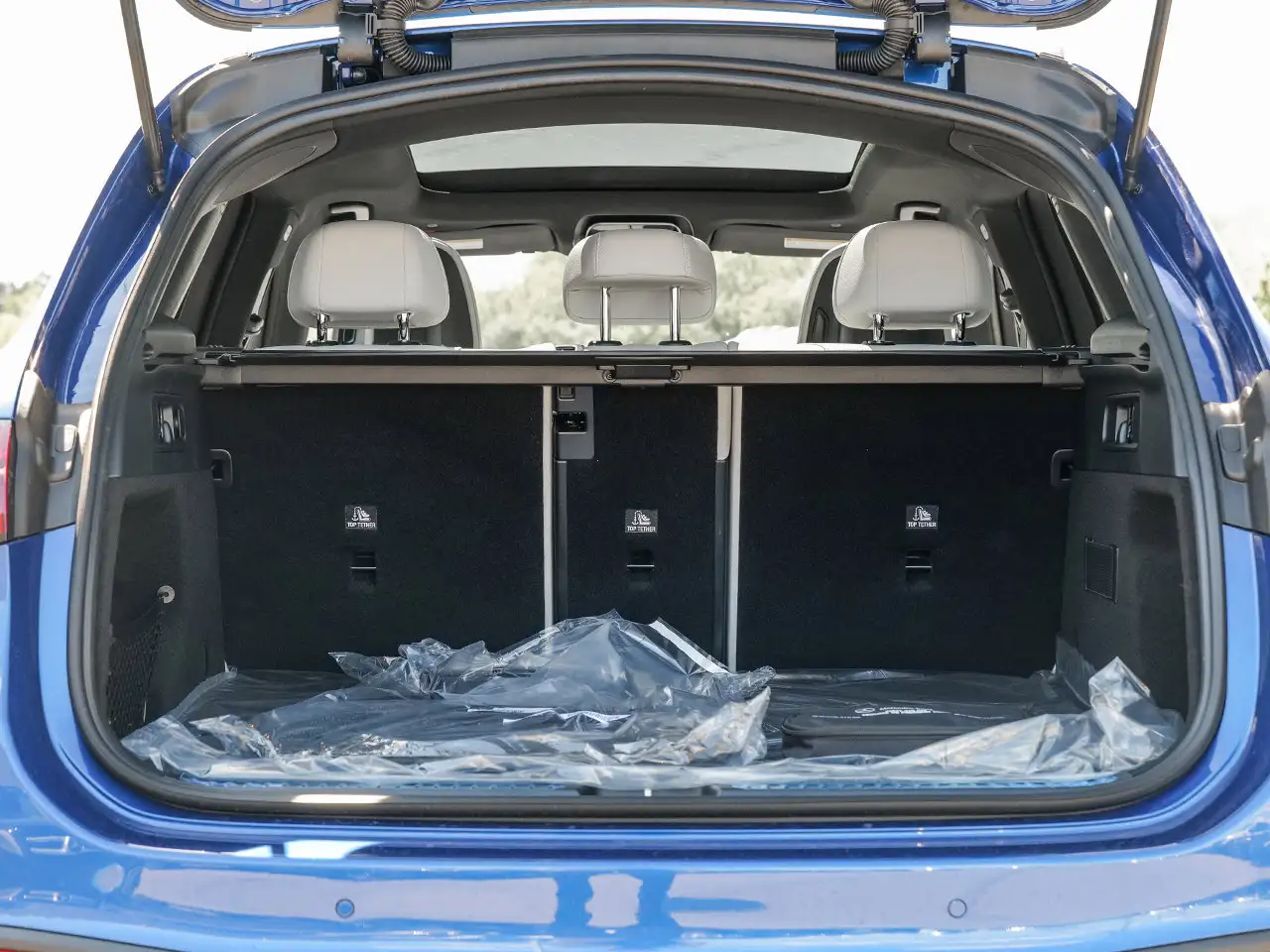 Mercedes-Benz GLC снимка Mercedes-Benz GLC