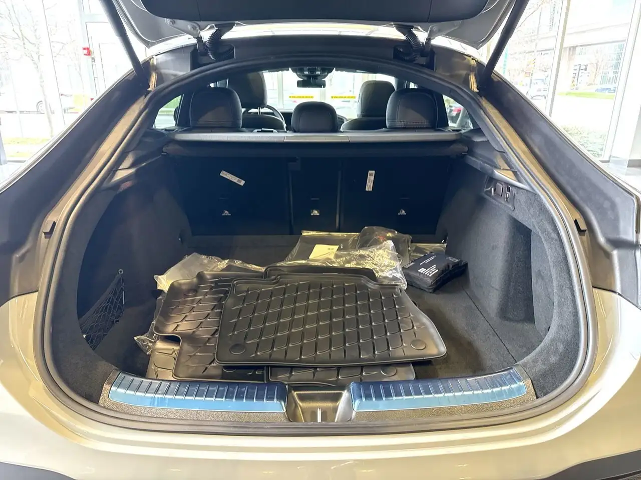 Mercedes-Benz GLE снимка Mercedes-Benz GLE