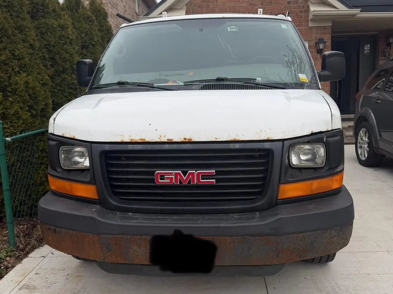 GMC Savana photo GMC Savana