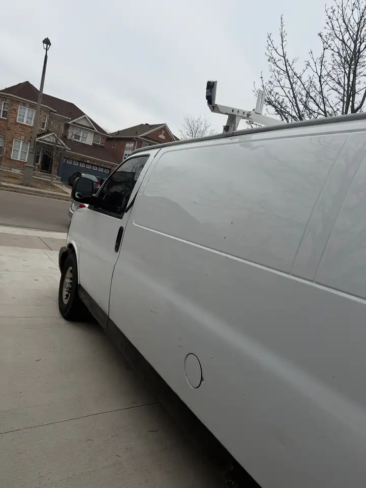 GMC Savana photo GMC Savana