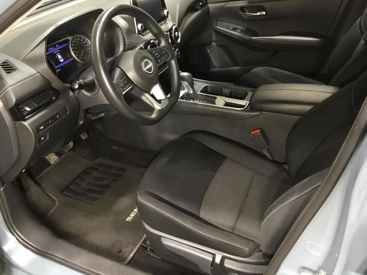 Nissan Sentra снимка Nissan Sentra