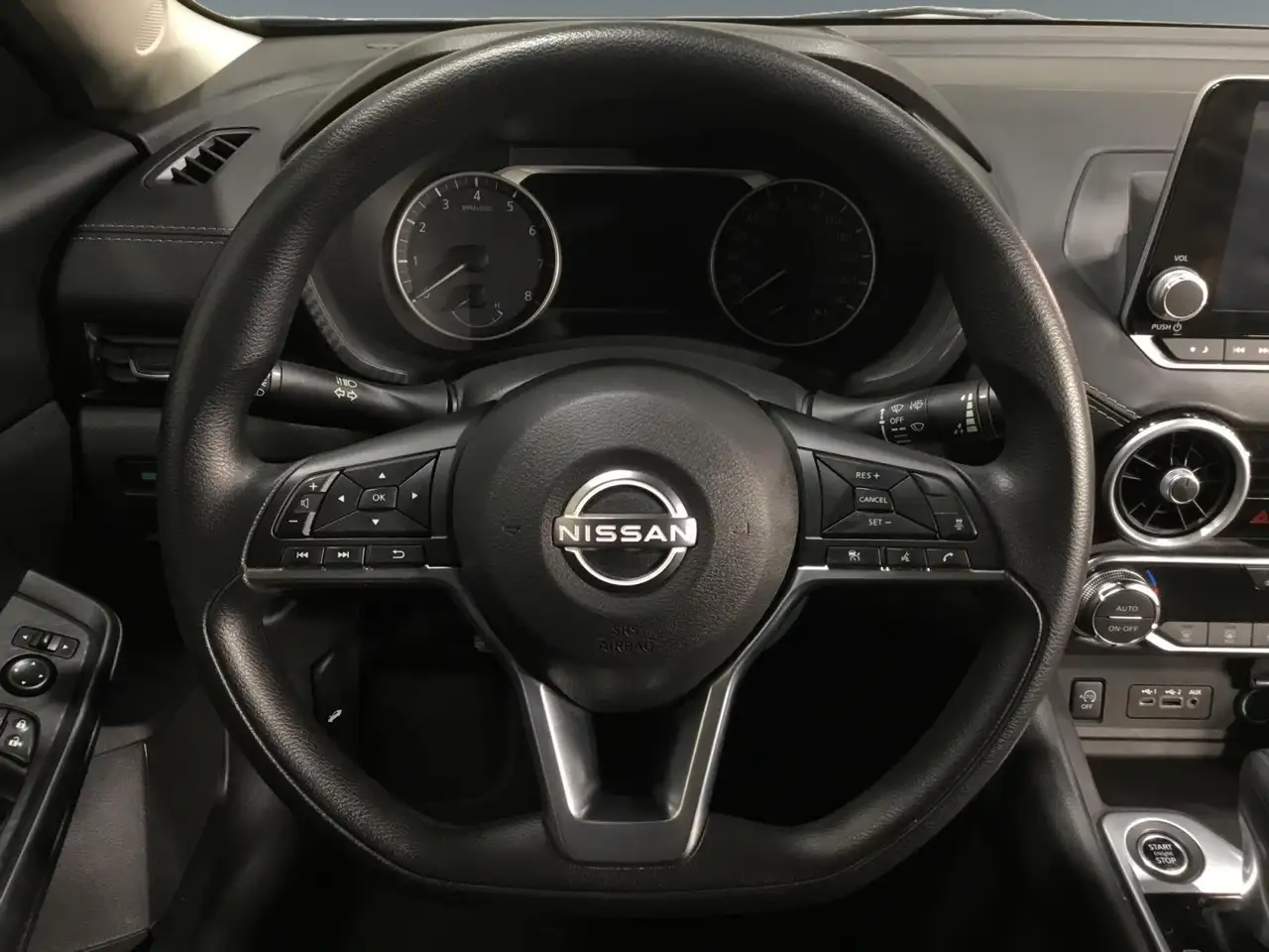 Nissan Sentra снимка Nissan Sentra