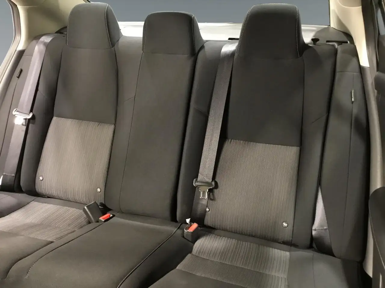 Nissan Sentra снимка Nissan Sentra