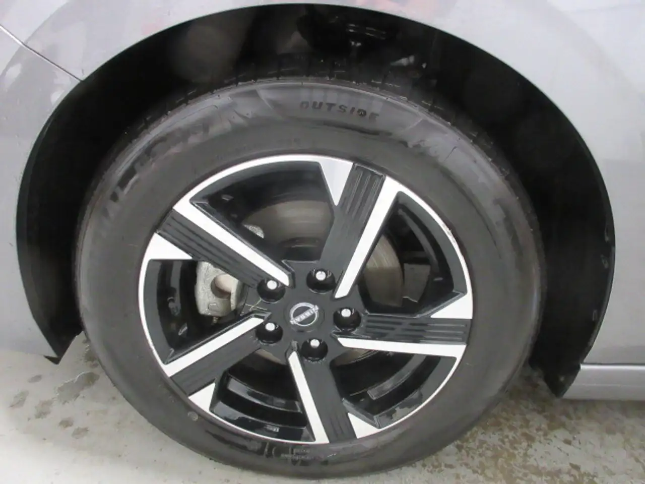 Nissan Sentra снимка Nissan Sentra