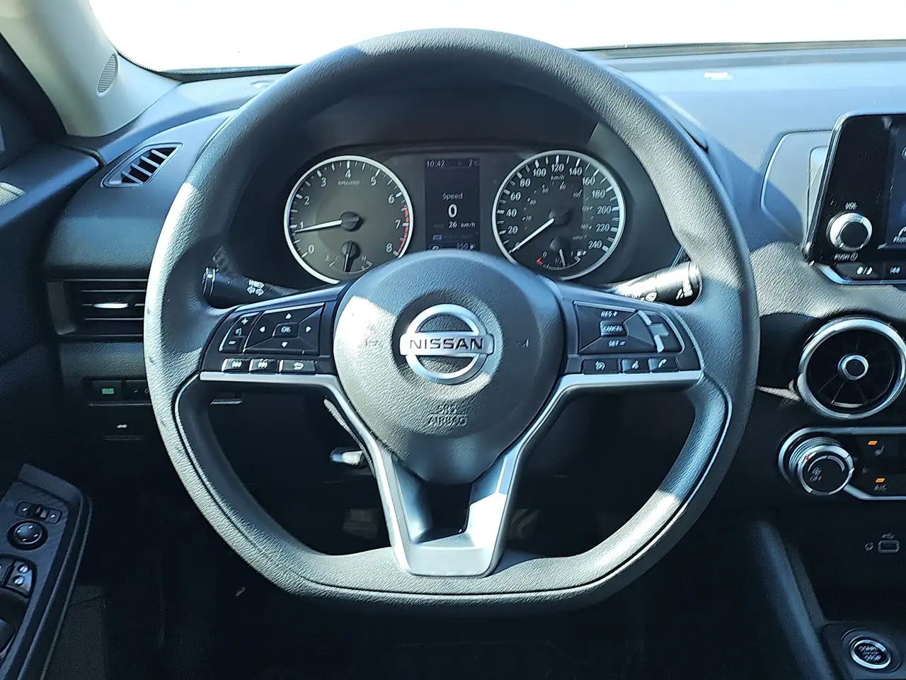 Nissan Sentra снимка Nissan Sentra