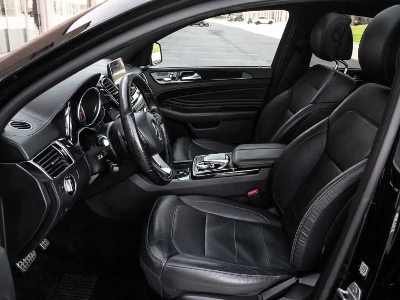 Mercedes-Benz GLE снимка Mercedes-Benz GLE