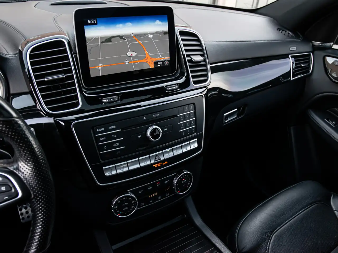 Mercedes-Benz GLE снимка Mercedes-Benz GLE