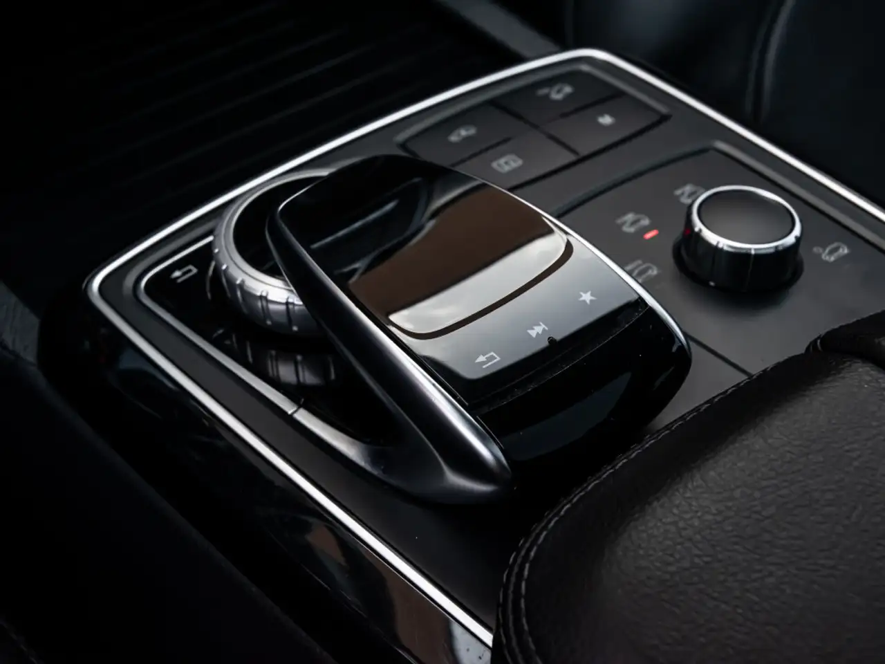 Mercedes-Benz GLE снимка Mercedes-Benz GLE