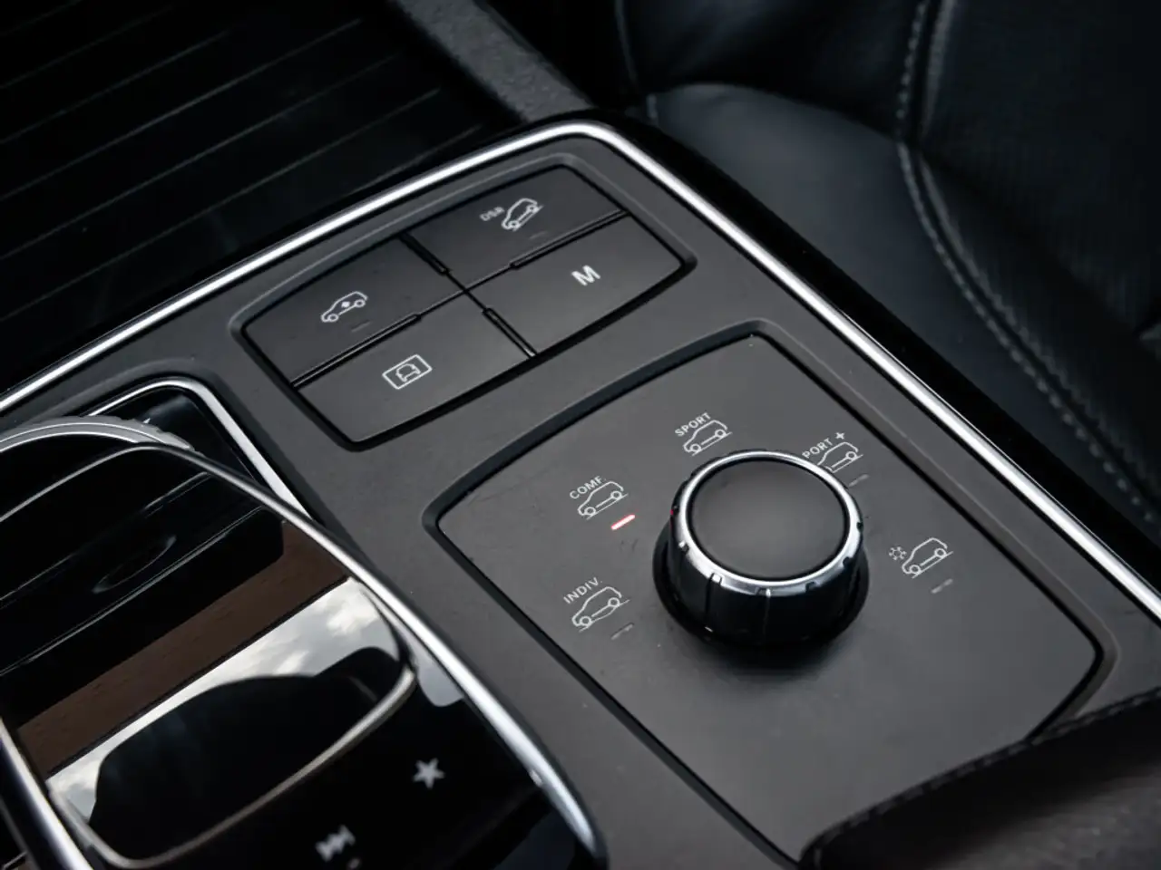 Mercedes-Benz GLE снимка Mercedes-Benz GLE
