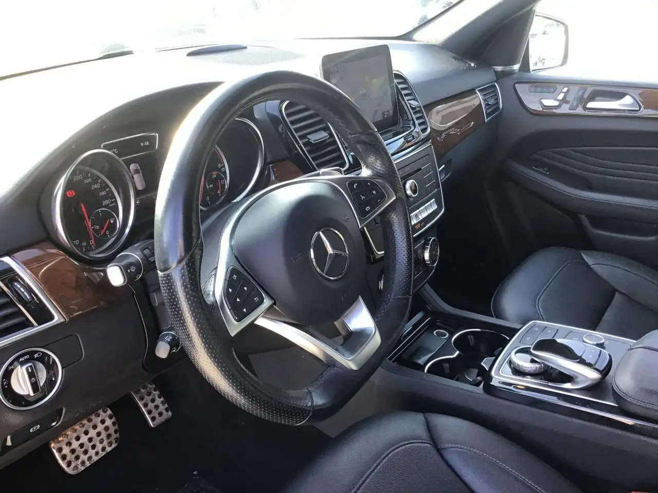Mercedes-Benz GLE снимка Mercedes-Benz GLE