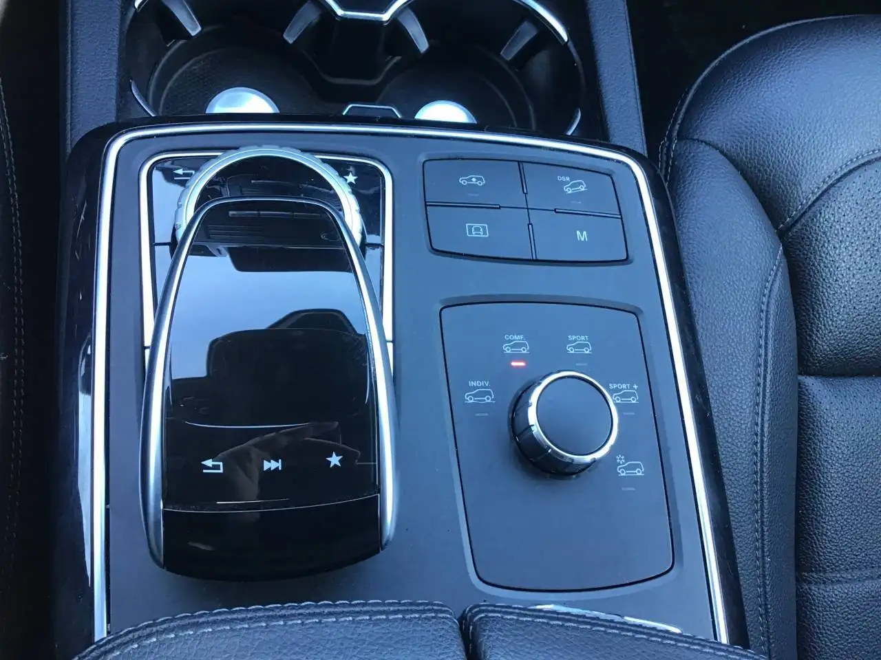 Mercedes-Benz GLE снимка Mercedes-Benz GLE