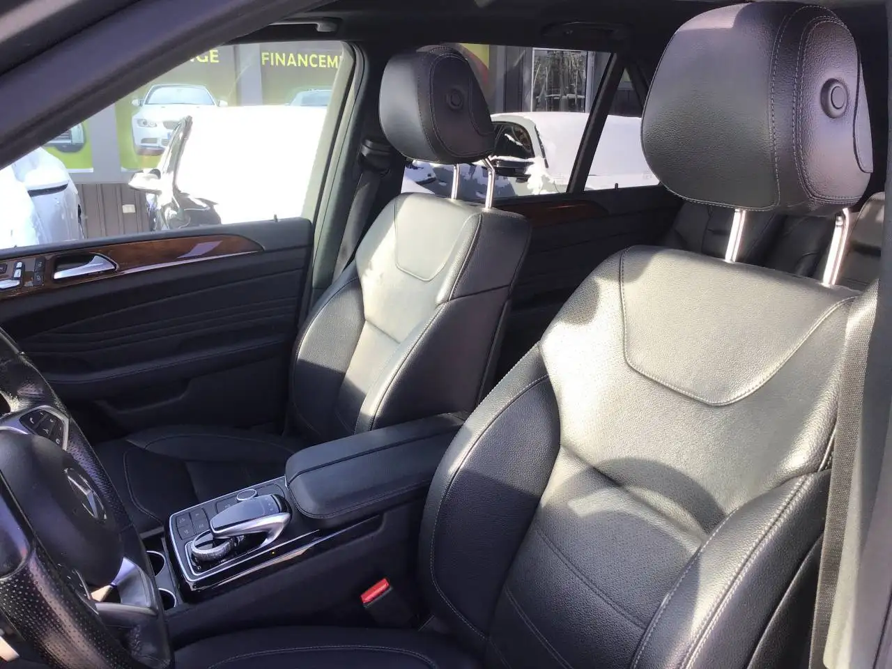 Mercedes-Benz GLE снимка Mercedes-Benz GLE