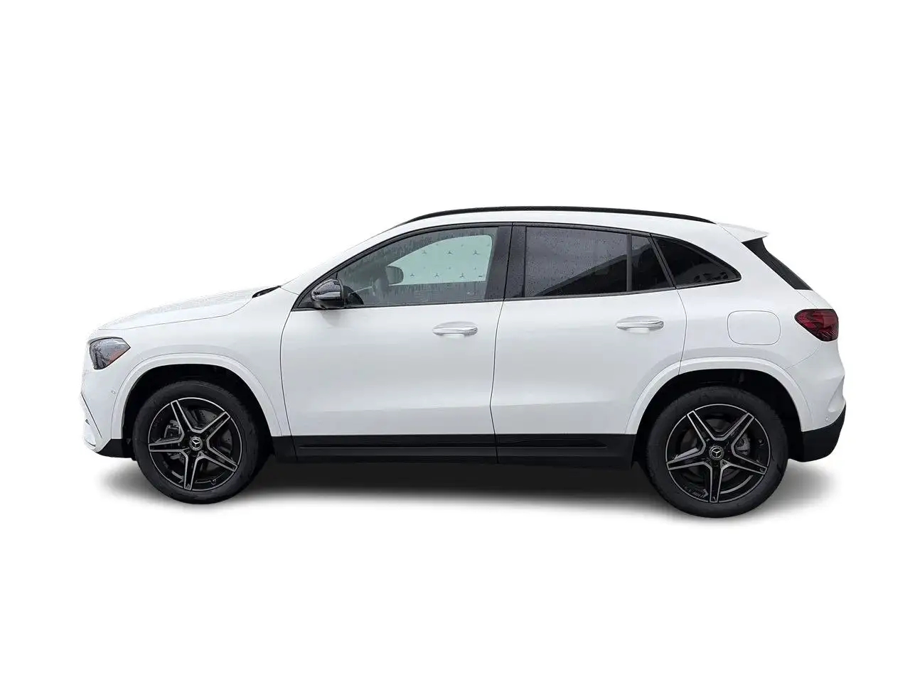 Mercedes-Benz GLA снимка Mercedes-Benz GLA
