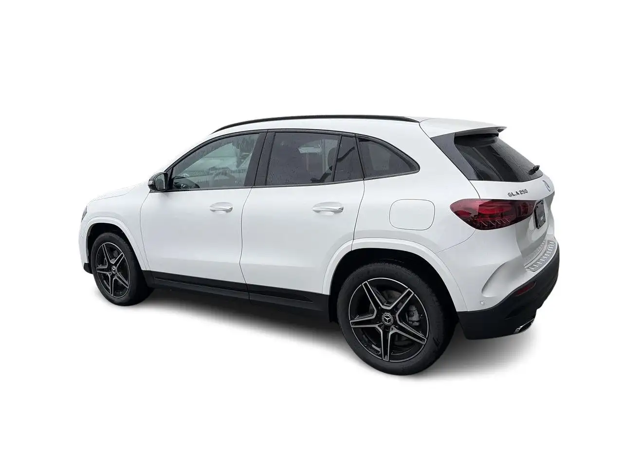 Mercedes-Benz GLA снимка Mercedes-Benz GLA