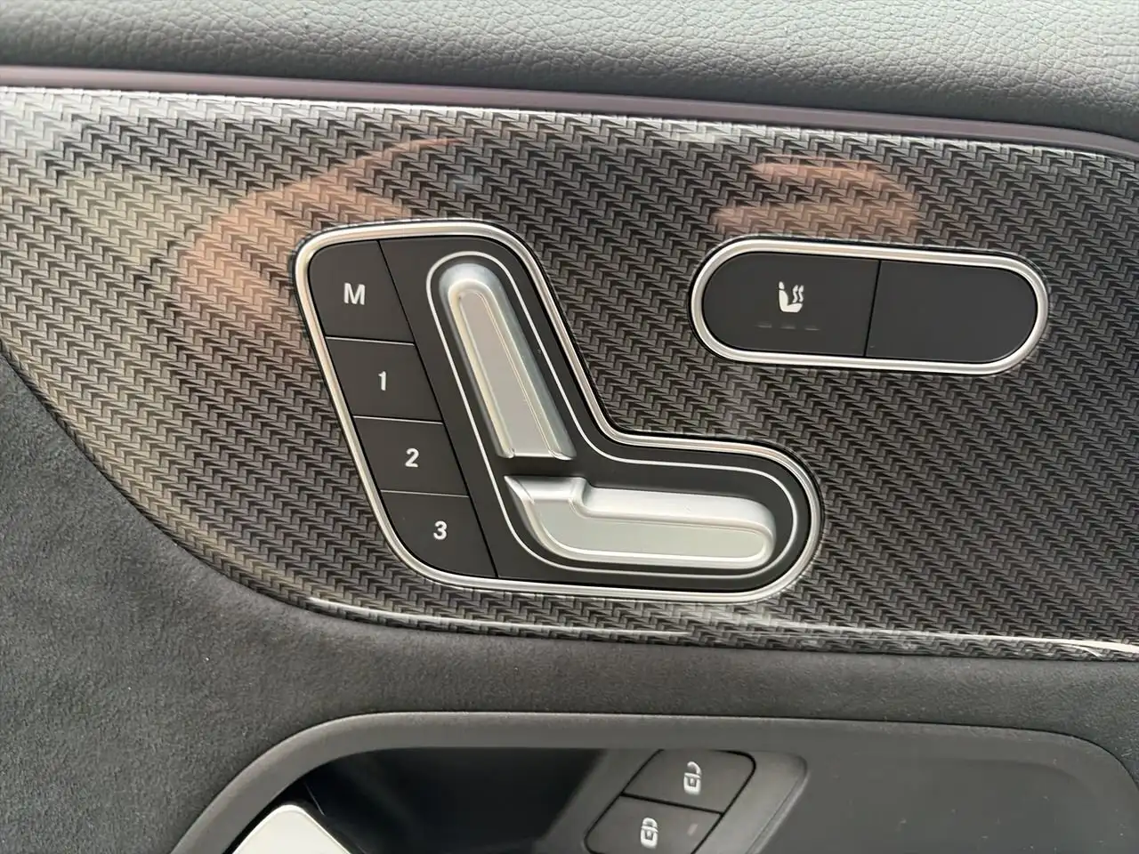 Mercedes-Benz GLA снимка Mercedes-Benz GLA