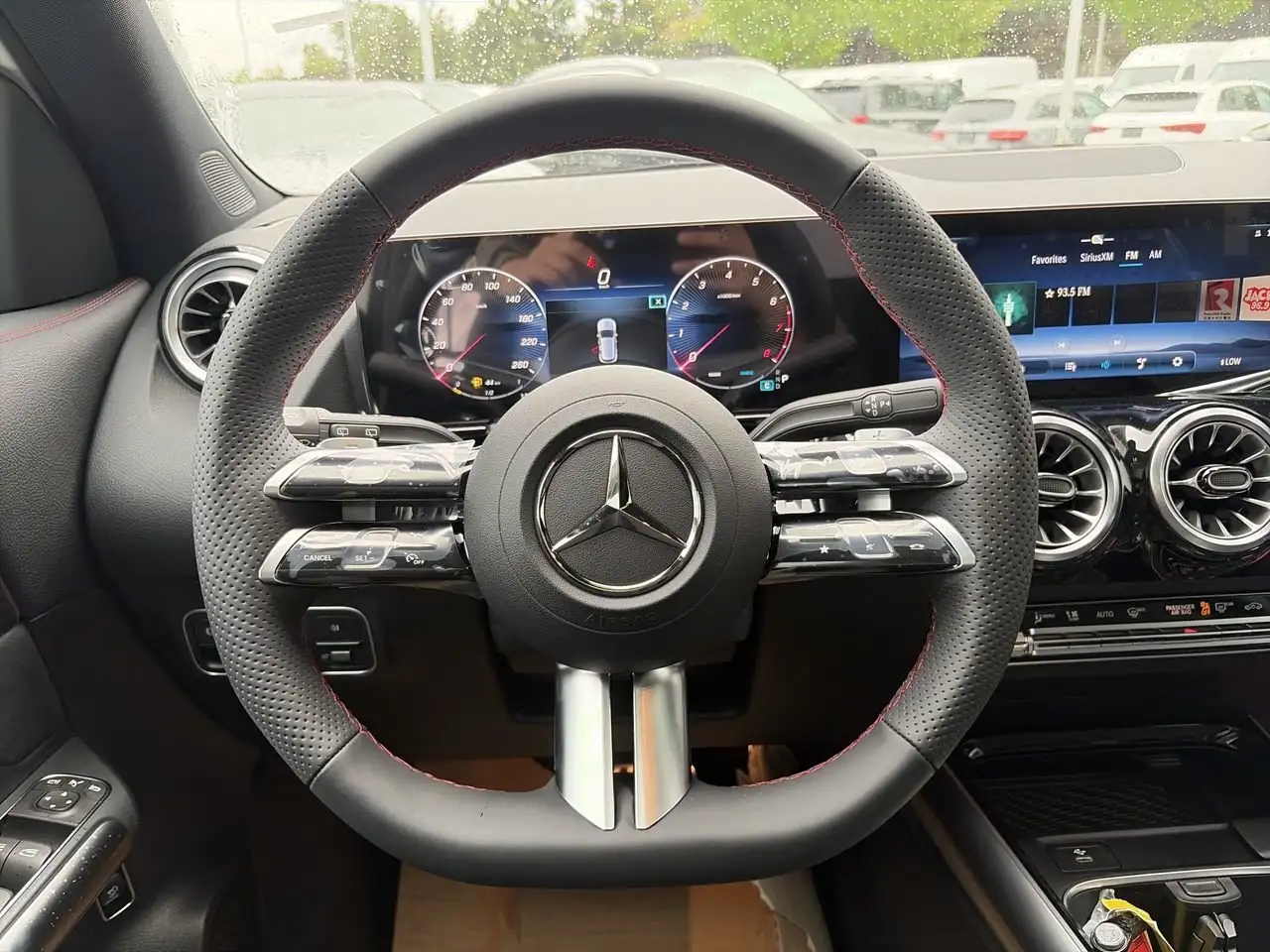 Mercedes-Benz GLA снимка Mercedes-Benz GLA